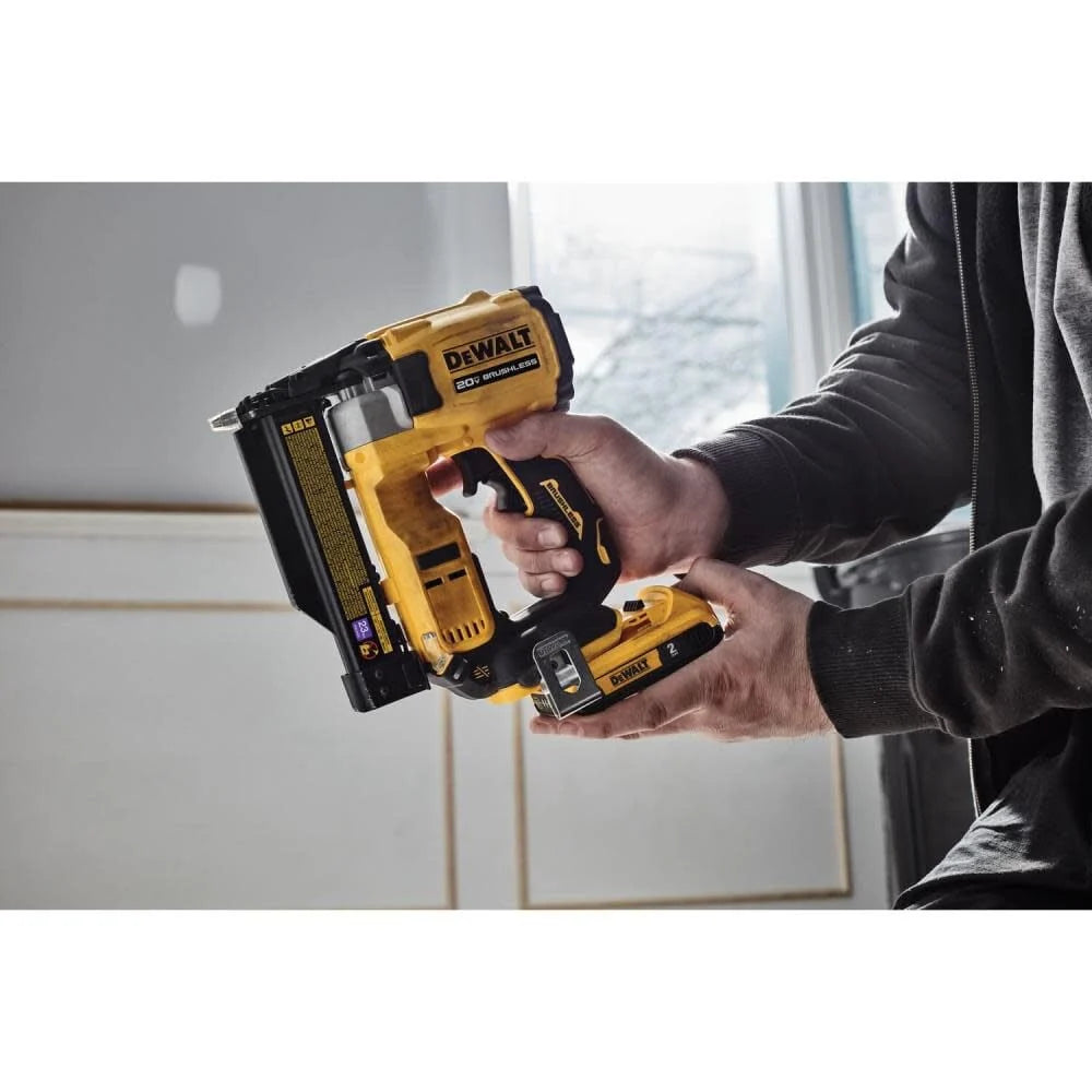 Clavadora de Clavillos 23 Ga. Inalámbrica ATOMIC Compact Series 20V MAX Kit DCN623D1 – DEWALT