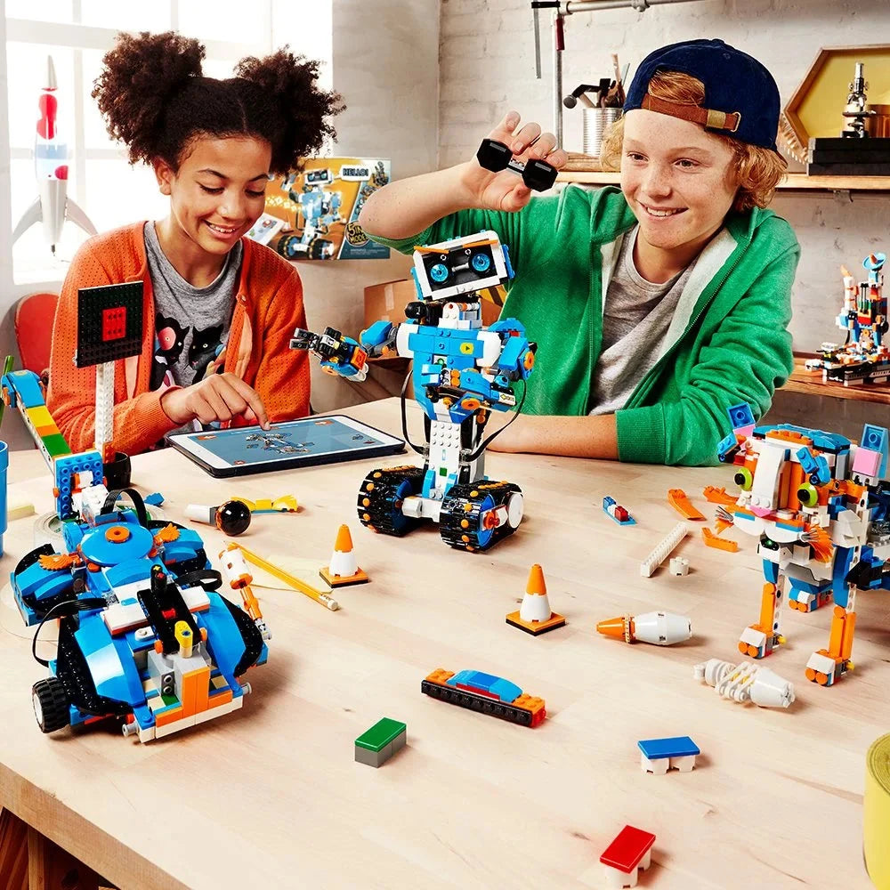 LEGO Boost Creative Toolbox 17101 Kit de Construcción y Programación (847 Piezas)