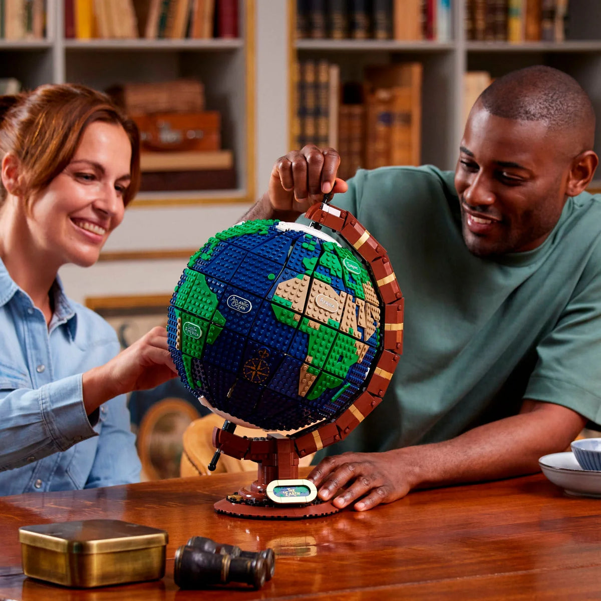 LEGO – Ideas The Globe 21332 Toy Building Kit (2,585 Pieces)